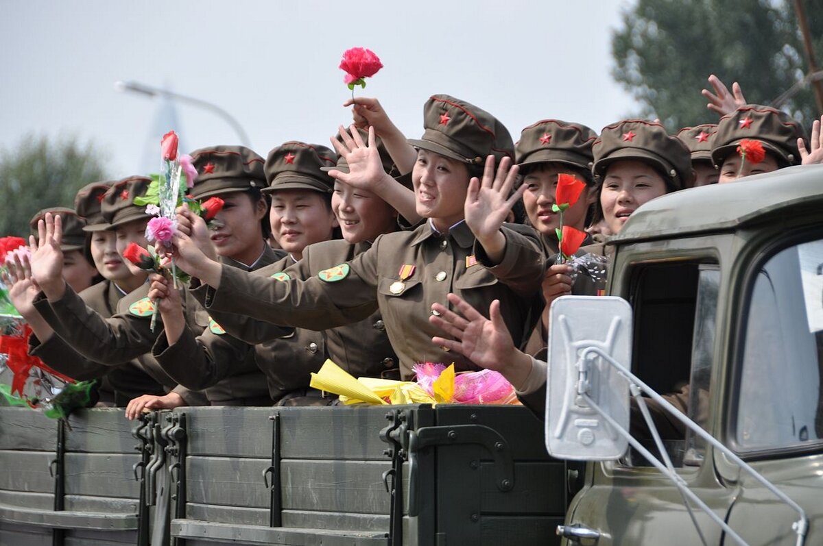 Észak-koreai katonanők
