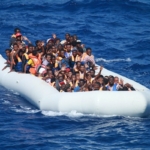 Migránsok gumicsónakon