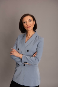 Őexcellenciája Tamara Liluashvili, Grúzia magyarországi nagykövete.
