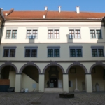 A kastély udvara