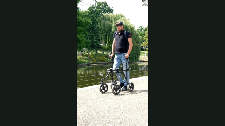 lebénult férfi agyi implantátumok