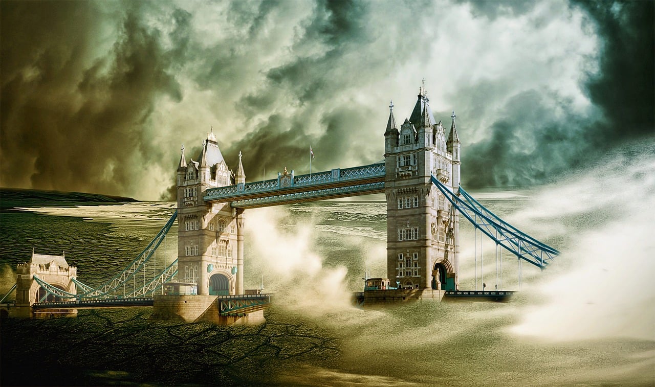 cunami london tower bridge
