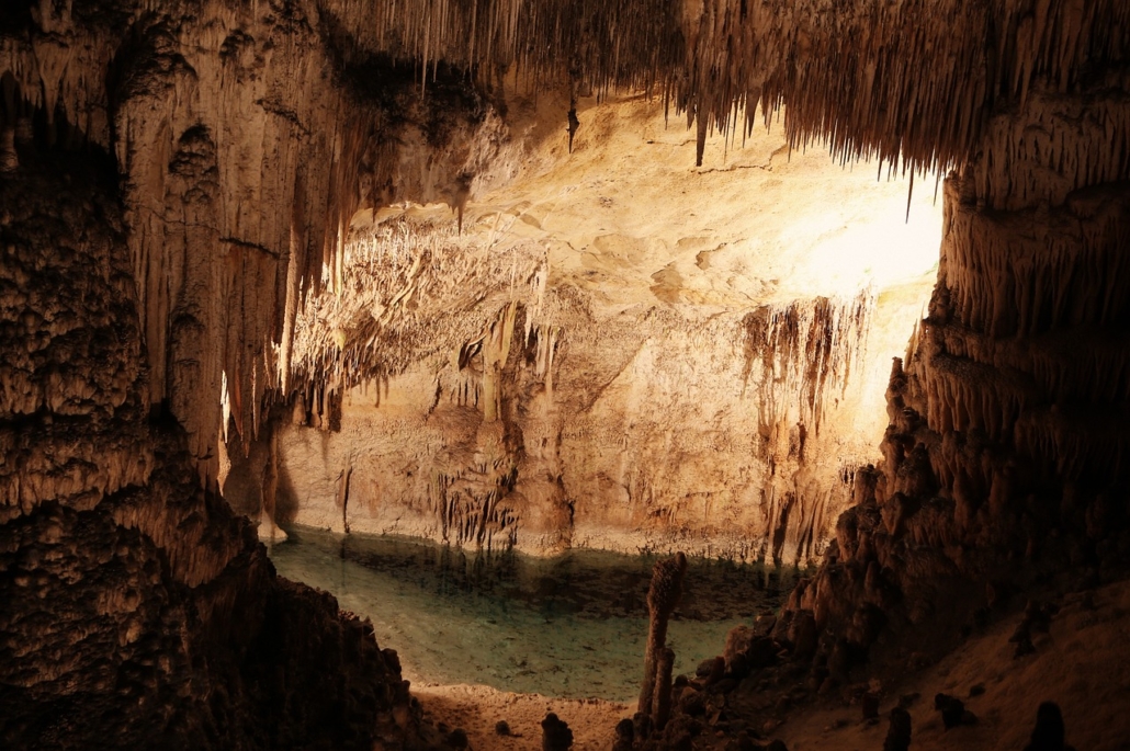 barlang víz geológus