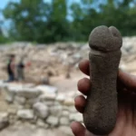 pénisz alakú kő