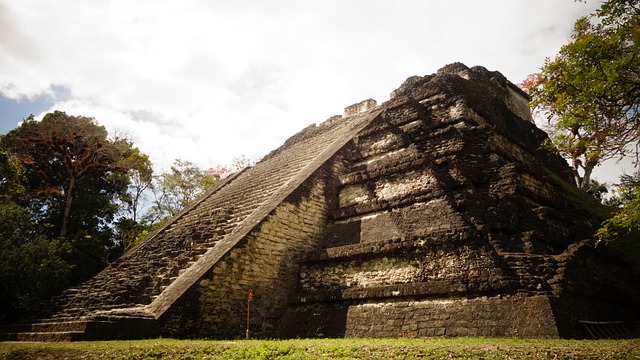 peru piramis