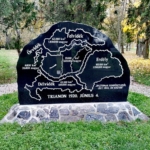 trianon_emlékmű
