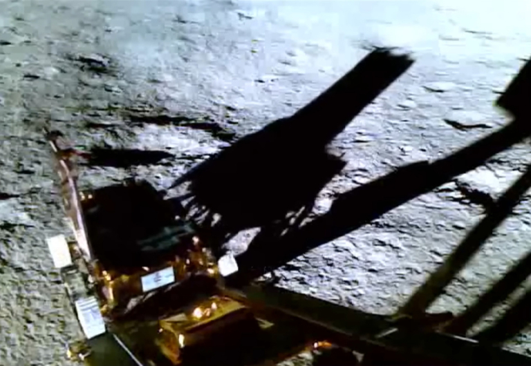 India Hold holdraszállás