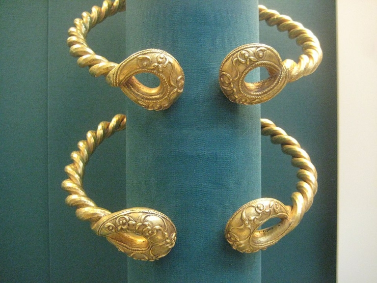 arany nyakperc