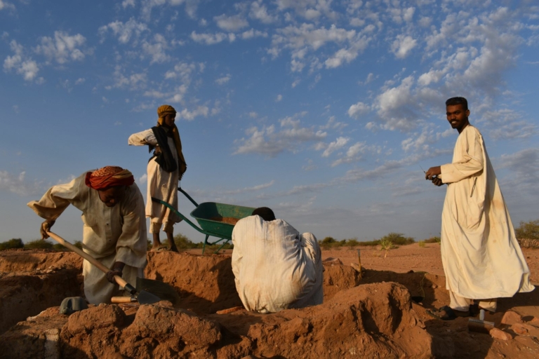 Egyiptomi ásatások régész