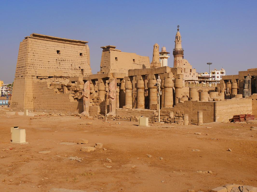 Luxor délnyugati irányból