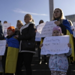 Ukrán katonafeleségek