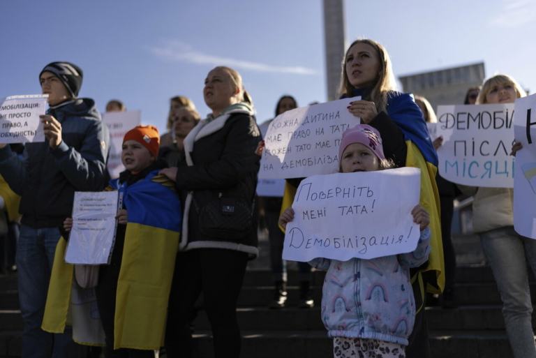 Ukrán katonafeleségek