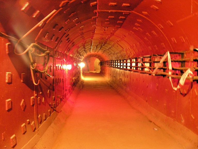 bunker-42 folyosó