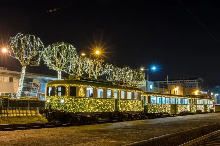 Fényvonatok indulnak péntektől