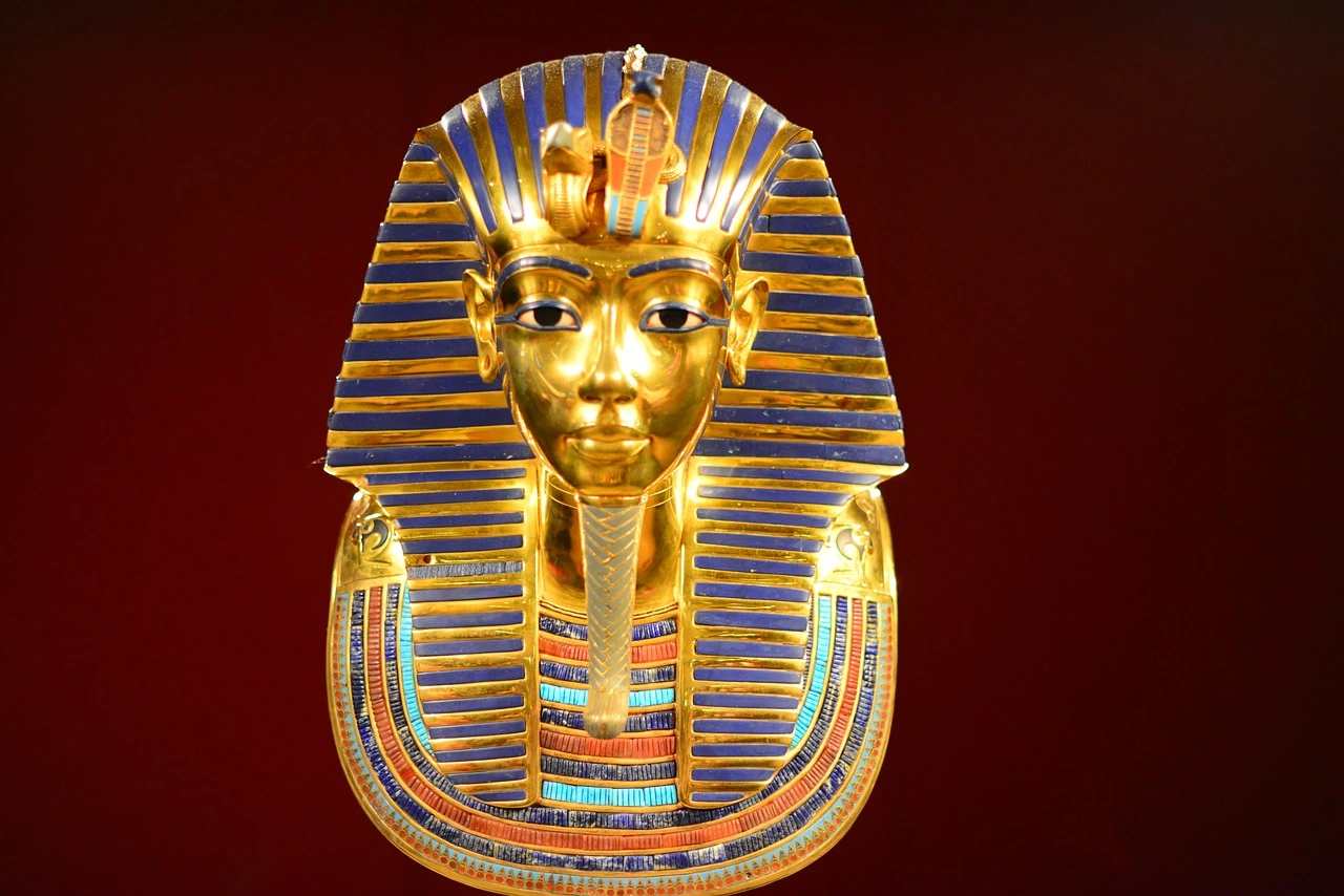 Tutankhamon fáraó földönkívüli tőrrel uralkodott