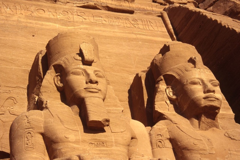 94 év után megtalálták a II. Ramszeszt ábrázoló szobor másik felét