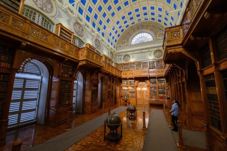 A Bakony fővárosának könyvtárában Mátyás-korabeli könyveket is olvasgathatsz