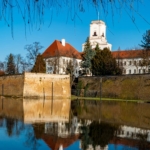 A vár falainál az áradó Rába