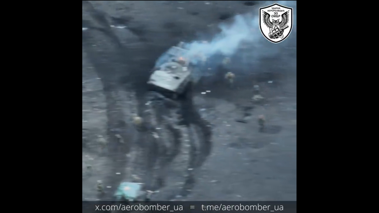 Videón, ahogy elszabadul a pokol Ukrajnában, és megsemmisül egy csapat orosz harcjármű
