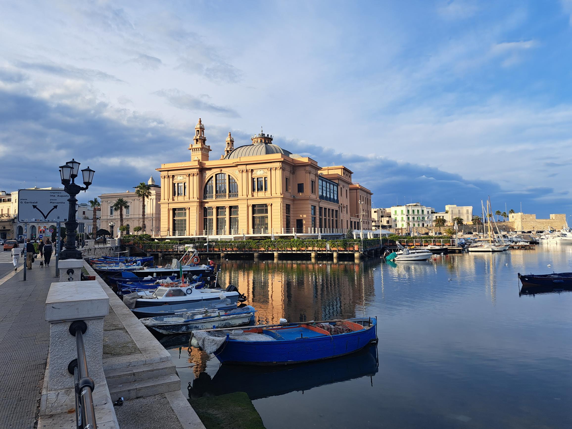 Kikötő - Bari, Puglia