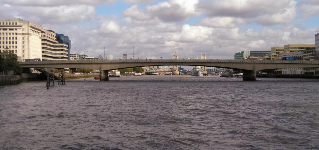Az új London Bridge napjainkban