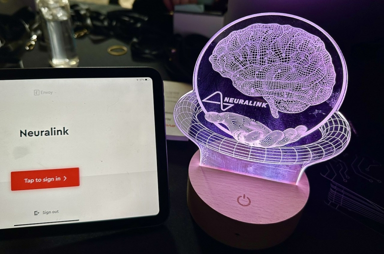 Neuralink Elon Musk agyi microchip