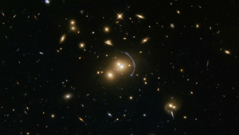galaxishalmaz Hubble