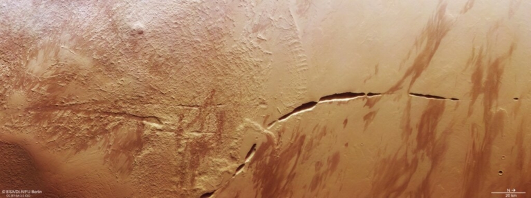 Aganippe Fossa Mars hasadék
