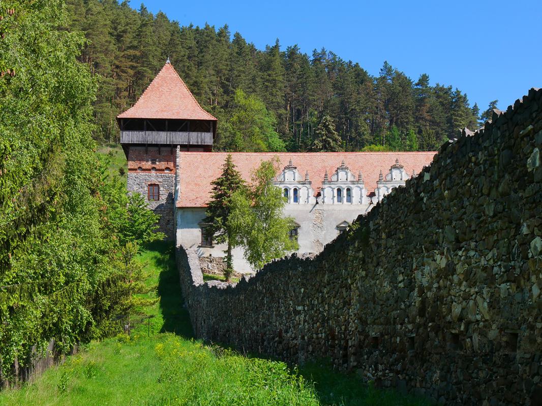 A szárhegyi külső falak