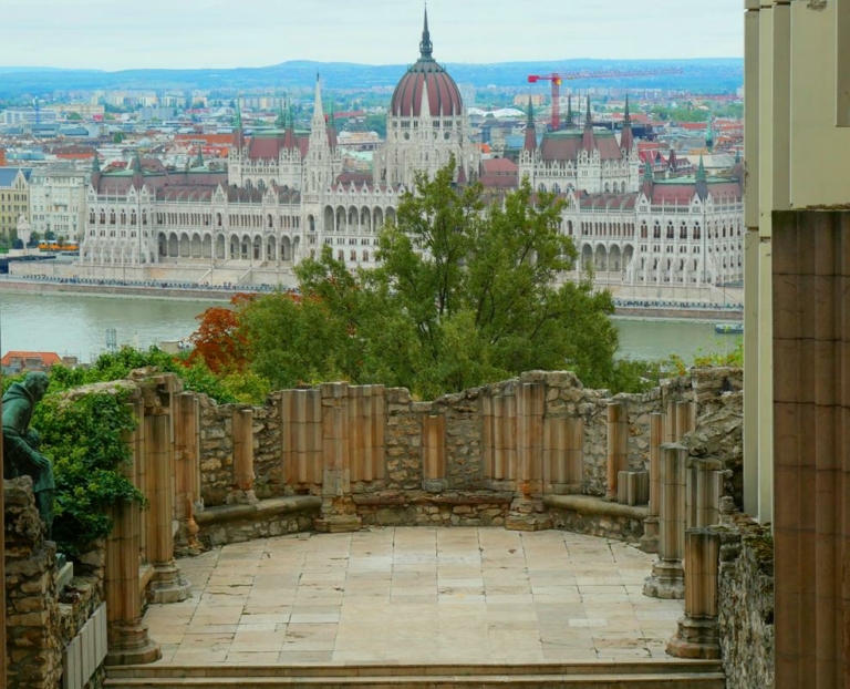 A szentély és a Parlament