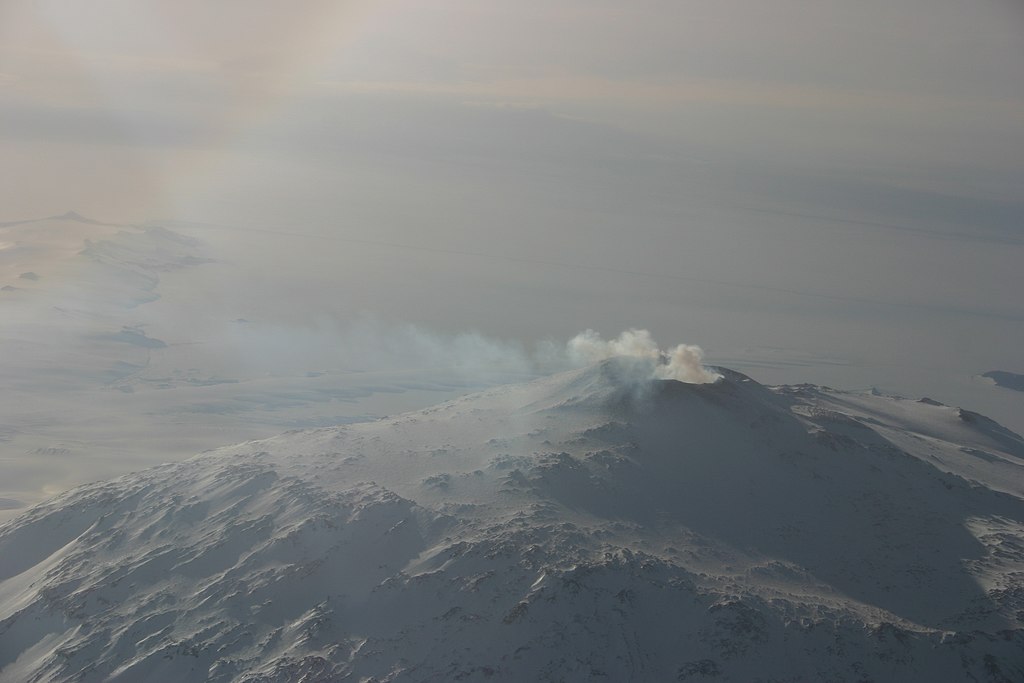 Erebus, az Antarktisz legdélebbi vulkánja