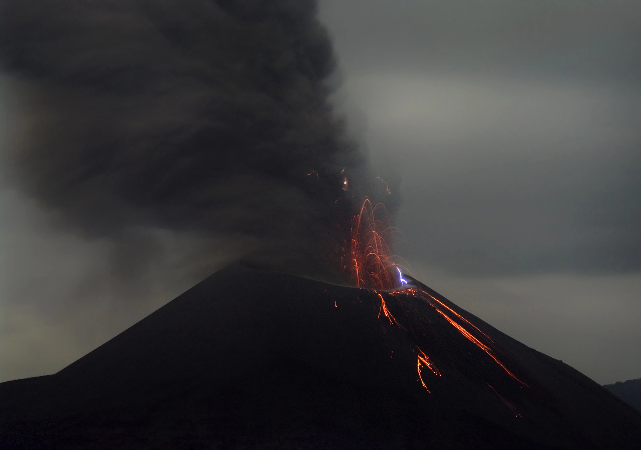 Krakatau vulkán Indonézia legerősebb hang