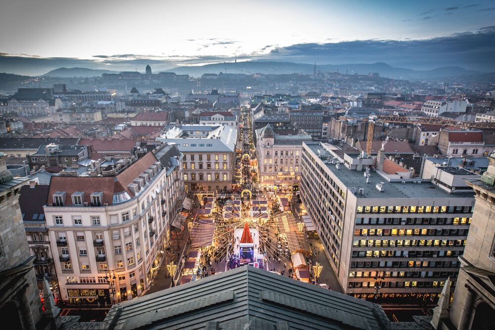 Karácsonyi vásár, Budapest, felülnézetből