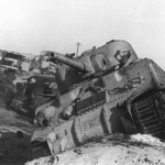 Megrongálódott egyiptomi tank a Sinai-félszigeten (Wikipédia)