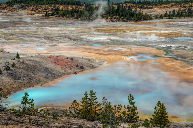 Yellowstone Nemzeti Park melegvizes forrás