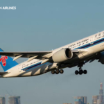 Rejtélyes haláleset történt a China Southern Airlines Budapesten leszálló járatának fedélzetén.Fotó: L: FB/China Southern Airlines