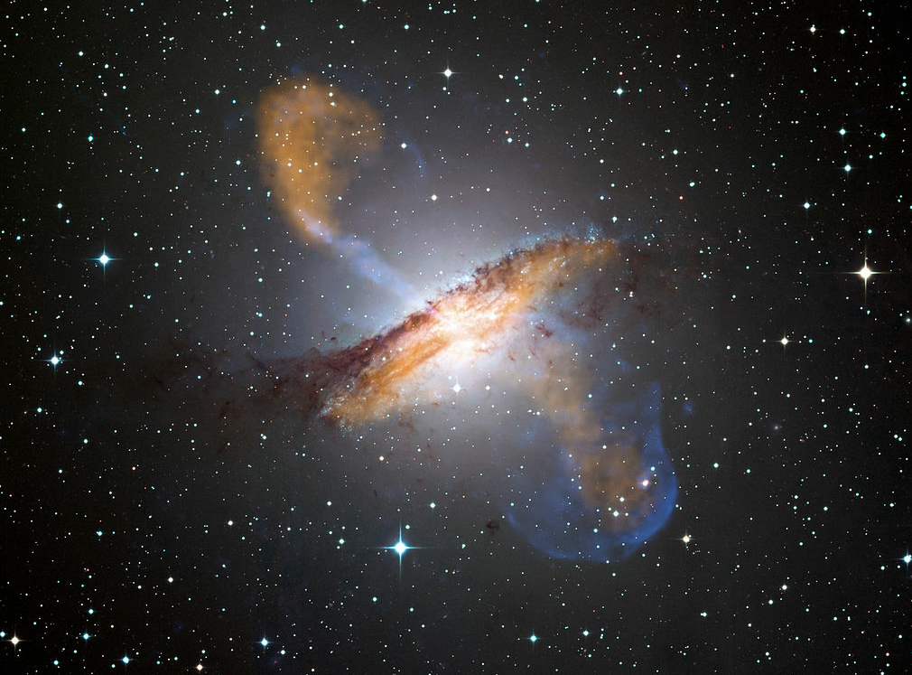 Centaurus A galaxis fekete lyuk