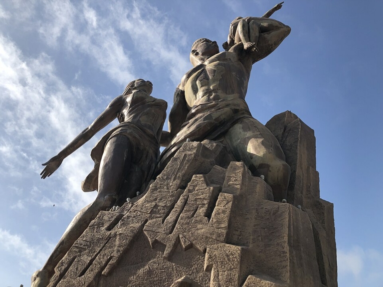észak-korea szobor afrika