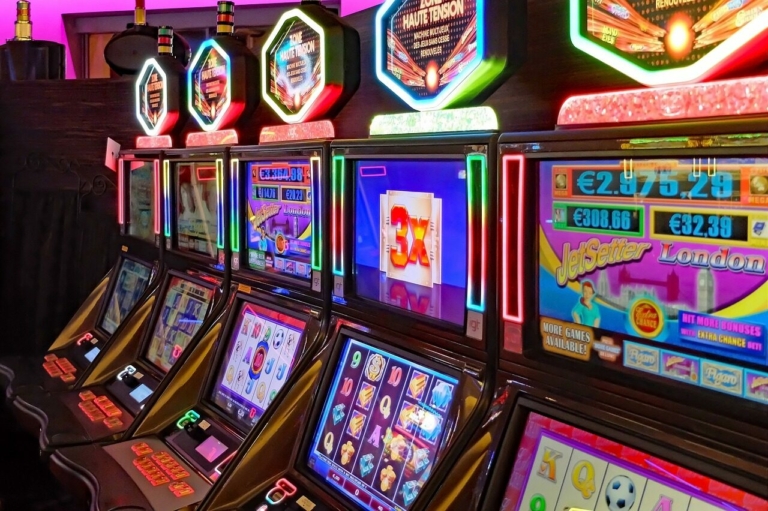 kaszinó slot machines nyerőgépek szerencsejáték