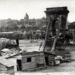 A felrobbantott Lánchíd 1945 Budapest ostroma