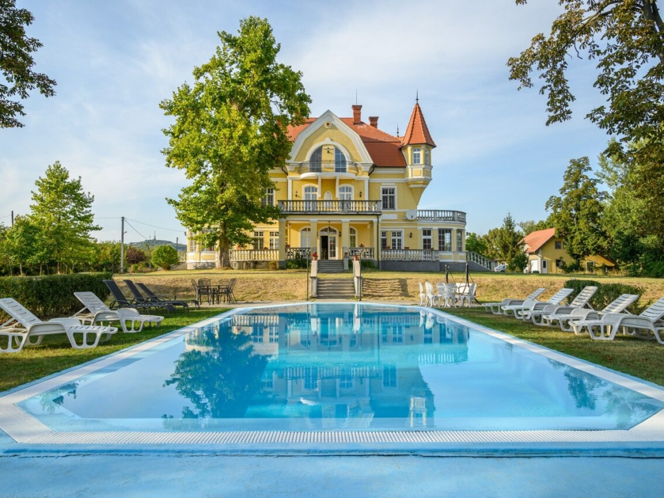 Zichy-kastély eladó, fonyódi kastély, történelmi ingatlan, Balaton