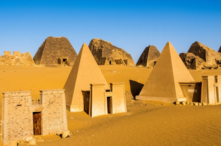 kusita civilizáció Meroe piramisai Szudánban