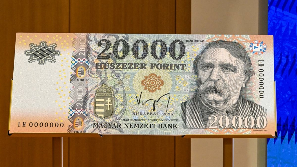 Mától megvátoznak a forint bankjegyek, új aláírás kerül fel rájuk - képek