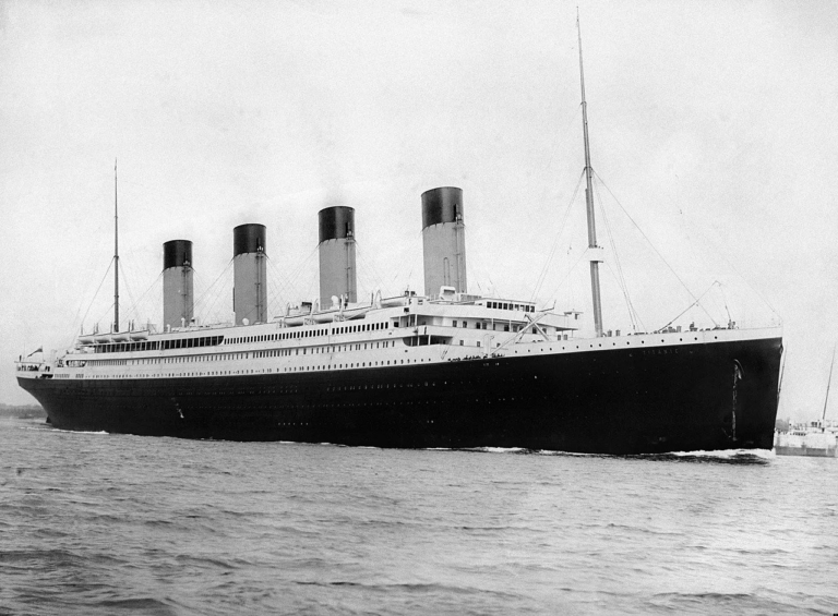 Titanic tragédia hős orvos utas történet