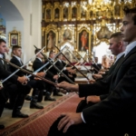 Magyar templomban fegyveres díszőrség vigyázza Jézus Krisztus sírját – máshol már kihalt a szokás