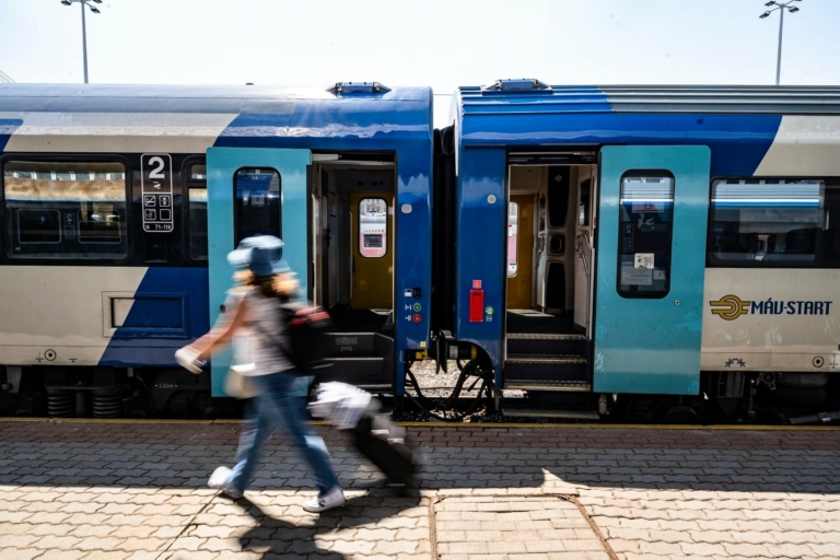 MÁV vonat utazás nyaralás
