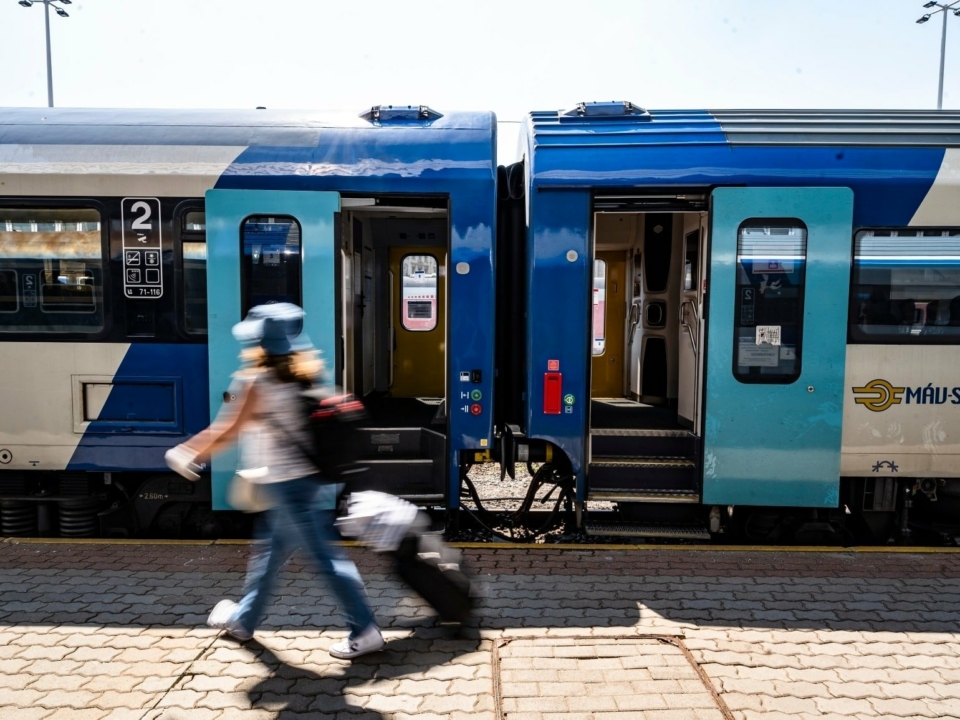 MÁV vonat utazás nyaralás