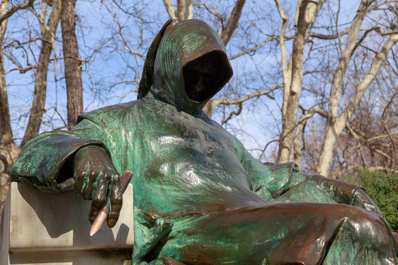 Ligeti Miklós Anonymus szobor Budapest