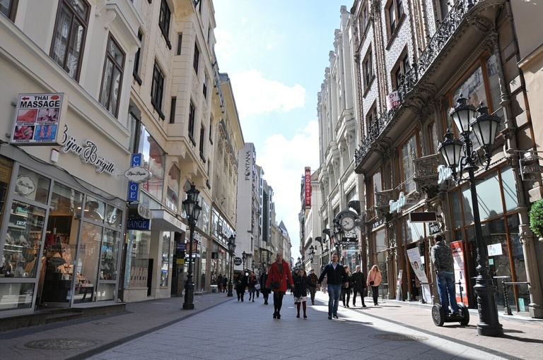 Budapest Váci sétálóutca BKK