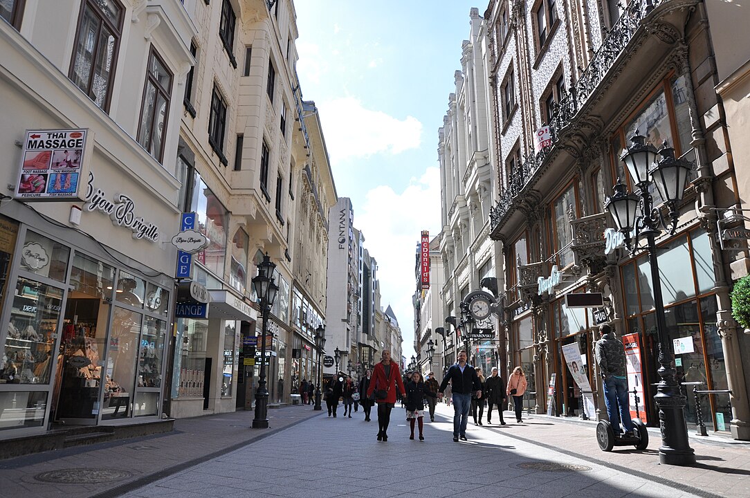 Budapest Váci sétálóutca BKK